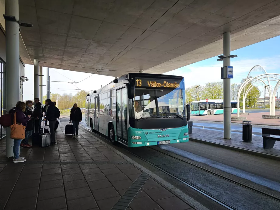 Miejski przystanek autobusowy