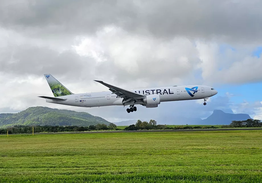 Boeing 777 Air Austral na lotnisku na Mauritiusie