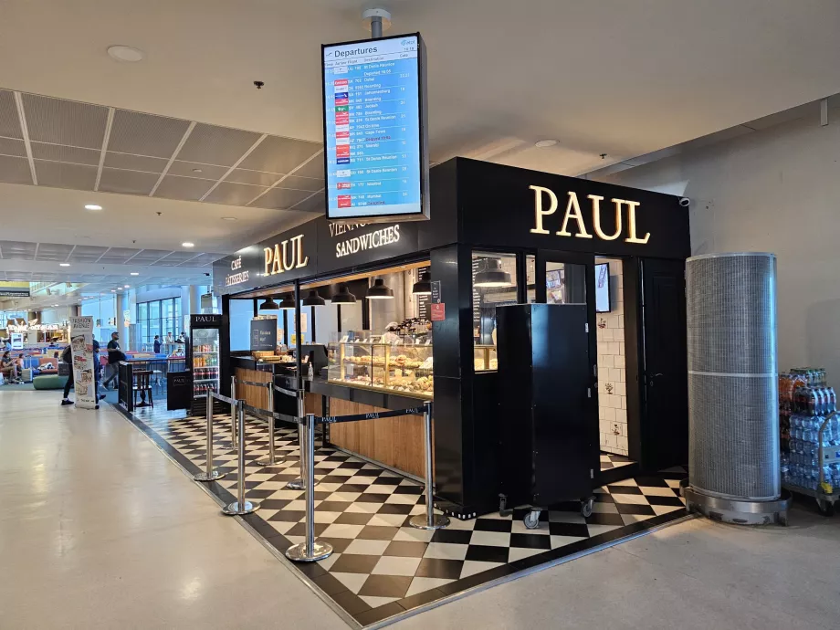 Piekarnia Paul w strefie tranzytowej