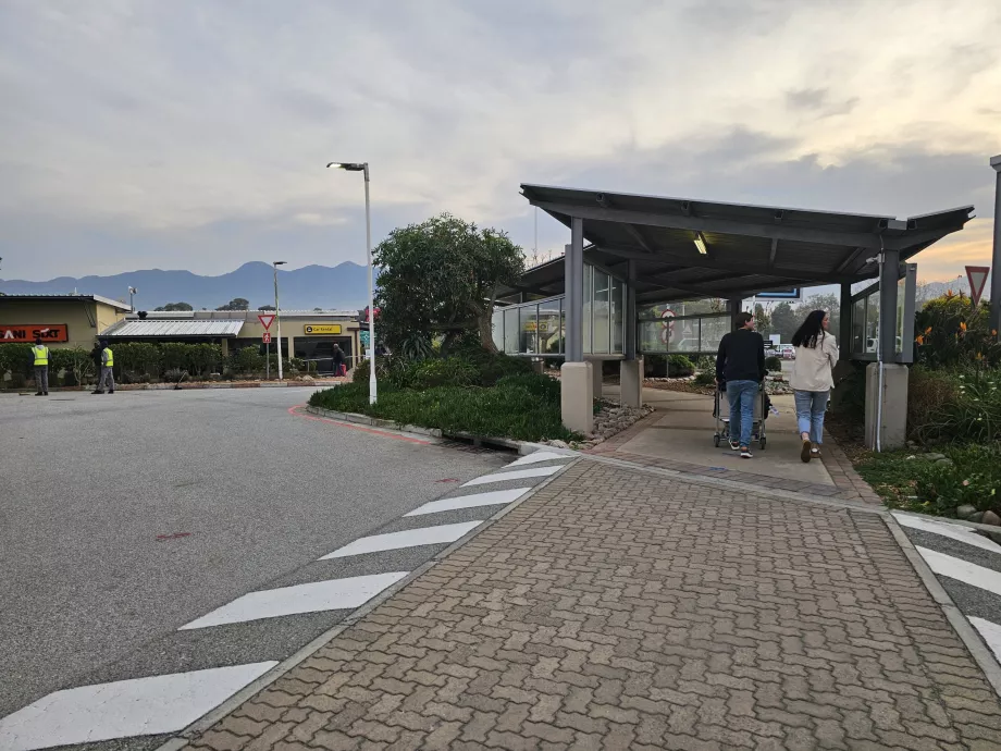 Droga do wypożyczenia samochodu