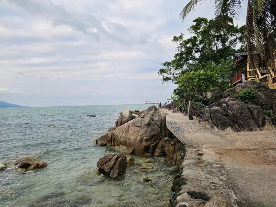 Podróż na nudną plażę Thongson Bay
