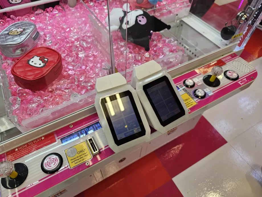 Akihabara, płatności kartą w salonach gier