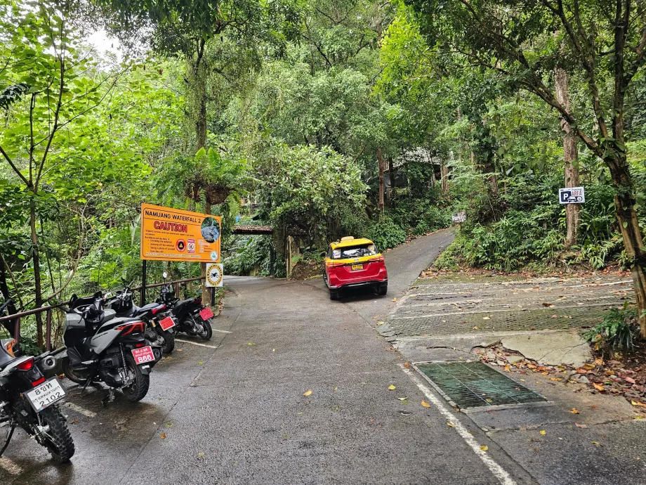 Parking dla samochodów i skuterów