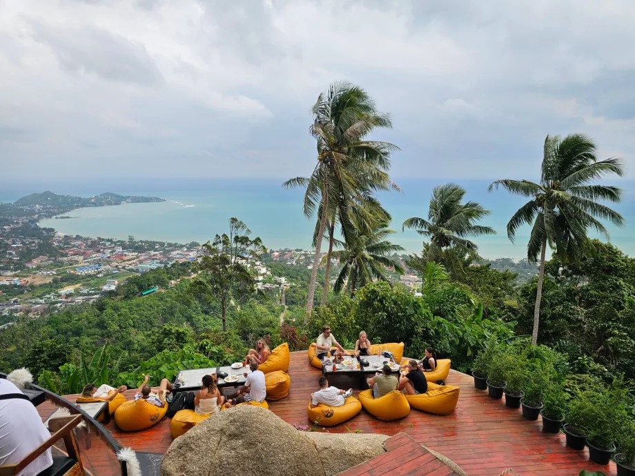 Restauracja w Overlap Stone 2