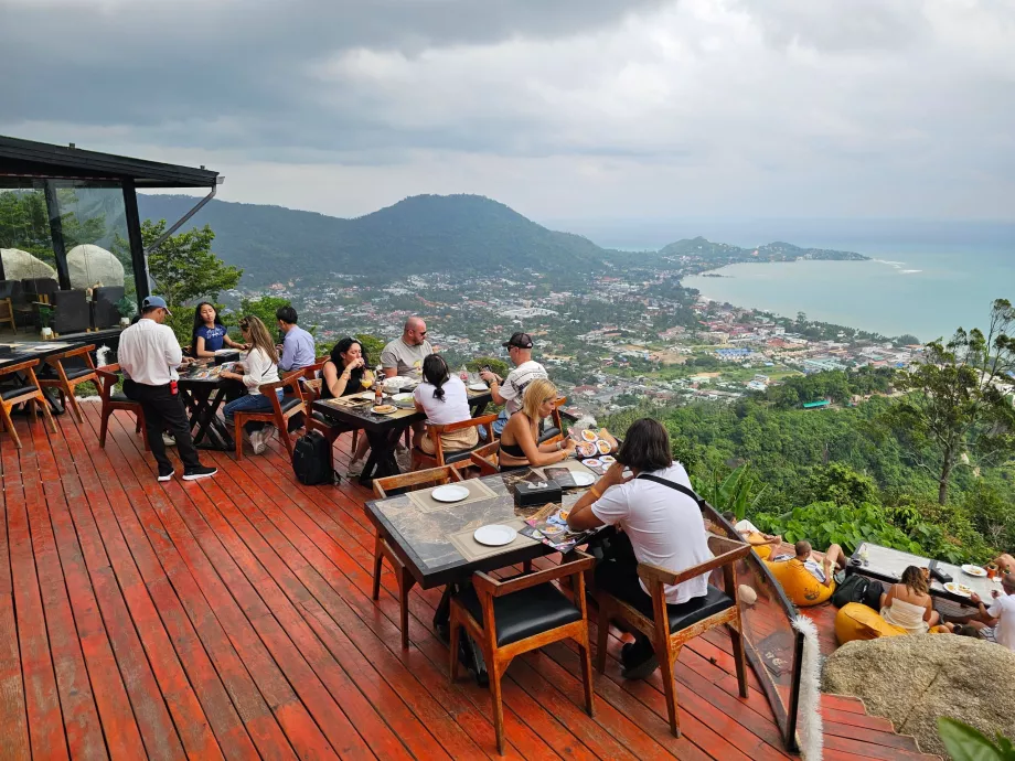 Restauracja w Overlap Stone 2