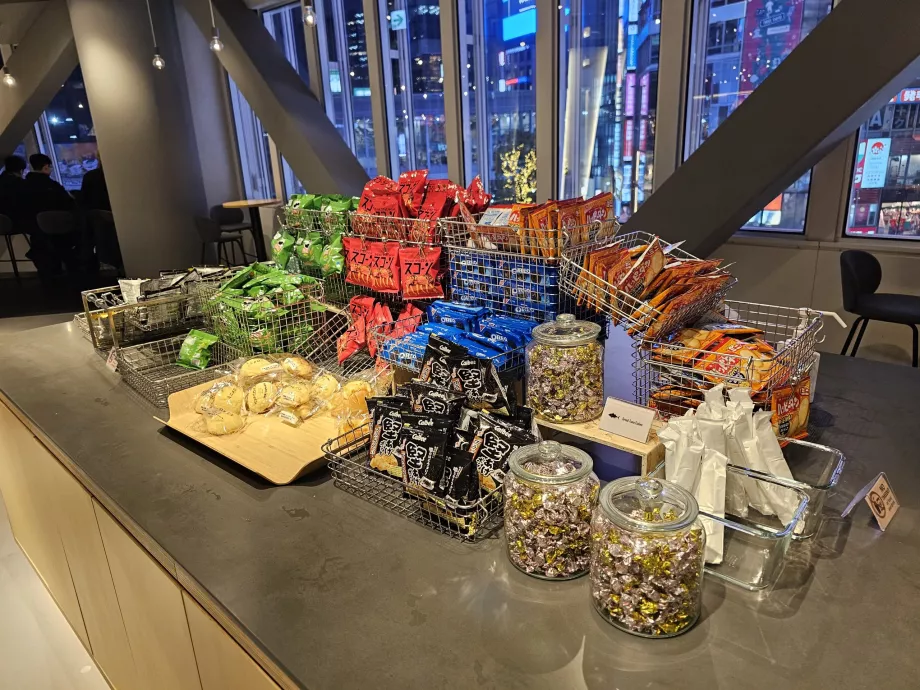 Share Lounge, przekąski