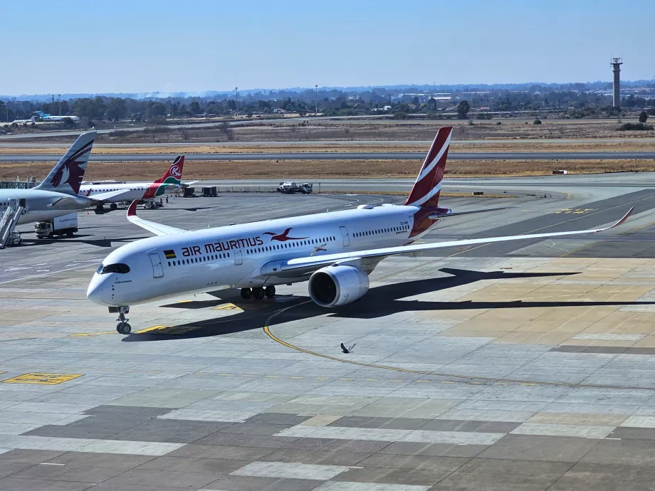 Air Mauritius, Airbus A350 na lotnisku w Johannesburgu