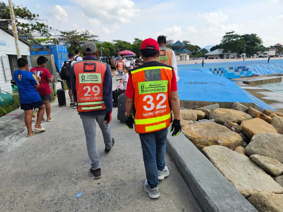 Taxi Bike, kierowcy czekający w doku