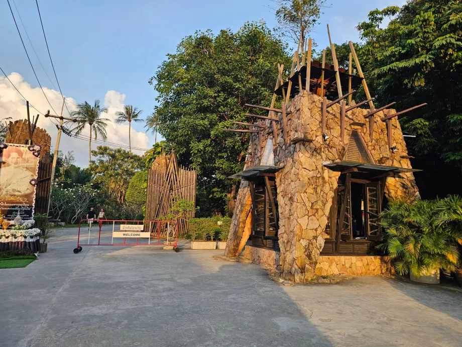 Główne wejście do obiektu