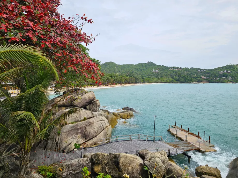 Wybrzeże wokół hotelu