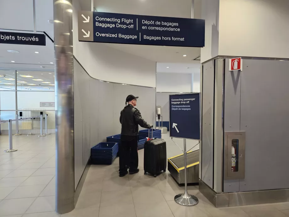 Przegroda ponownego sprawdzania bagażu transferowego