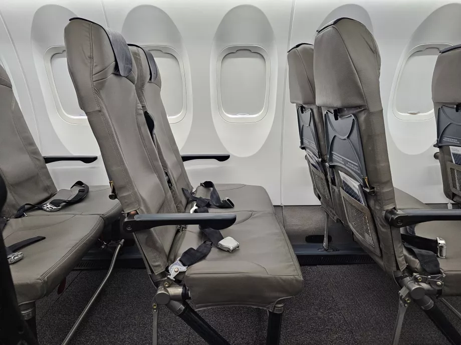 Miejsce na nogi, Porter Airlines