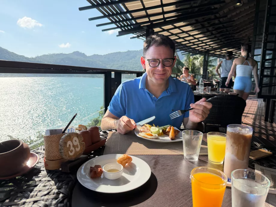 Ja podczas hotelowego śniadania