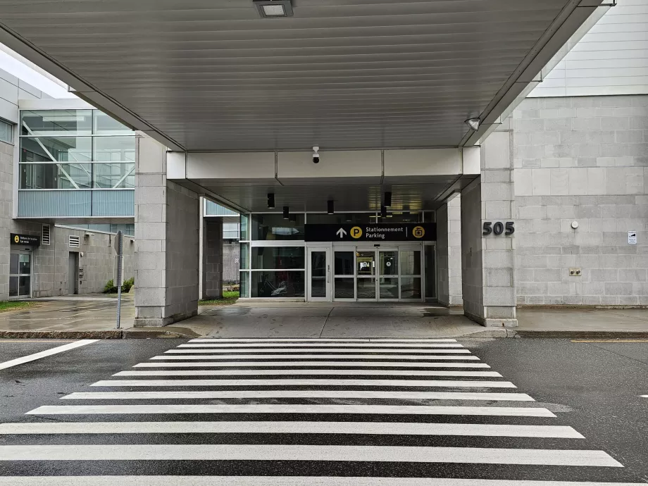 Dostęp do parkingu i przechowalni bagażu