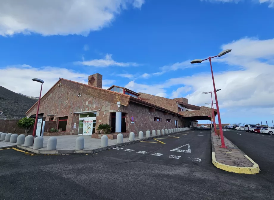 przylot przez lotnisko El Hierro