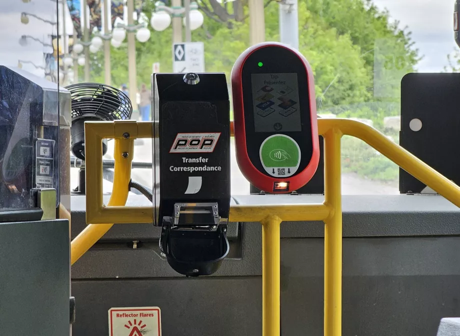 Walidator biletów w autobusie