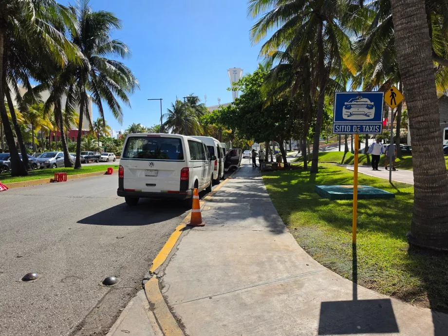 Postój taksówek w Punta Cancún