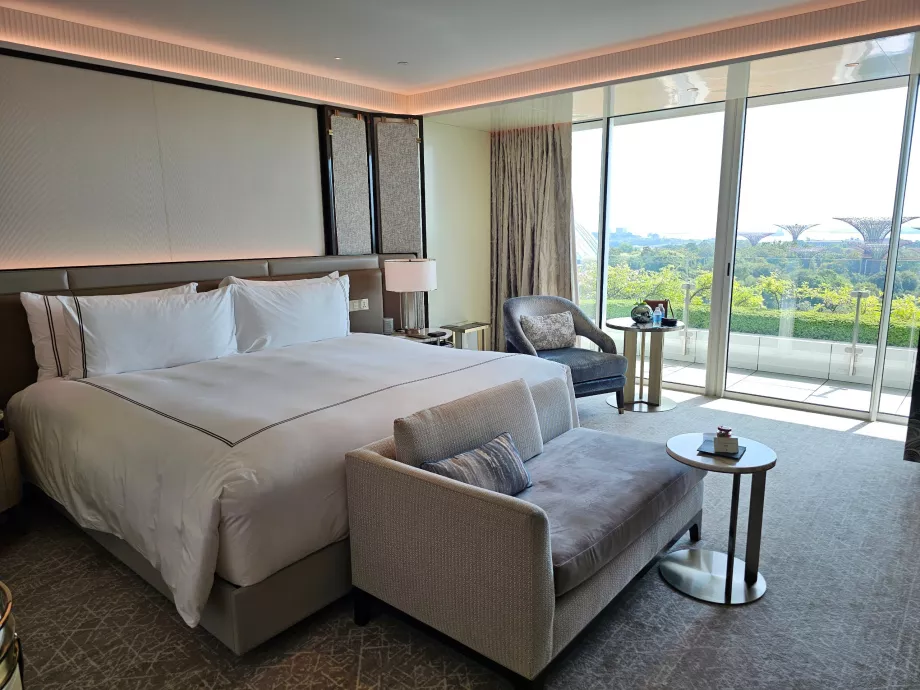 Pokój z balkonem i widokiem na okolicę