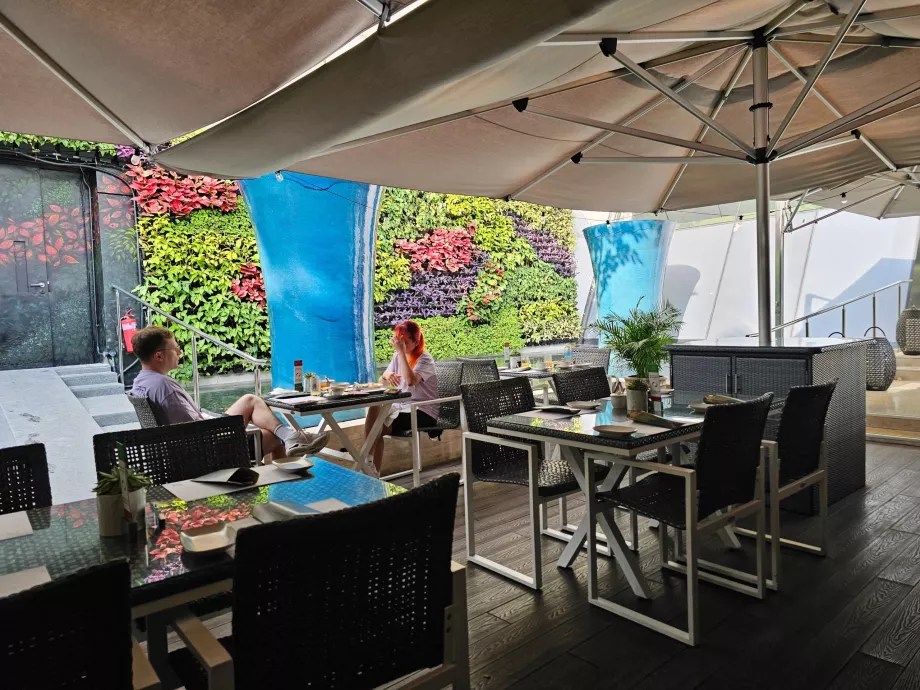 Śniadanie w restauracji Rise