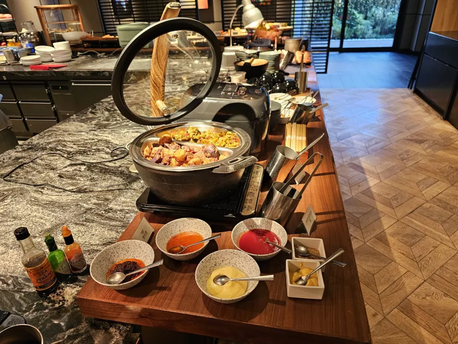 Śniadanie - ciepłe posiłki