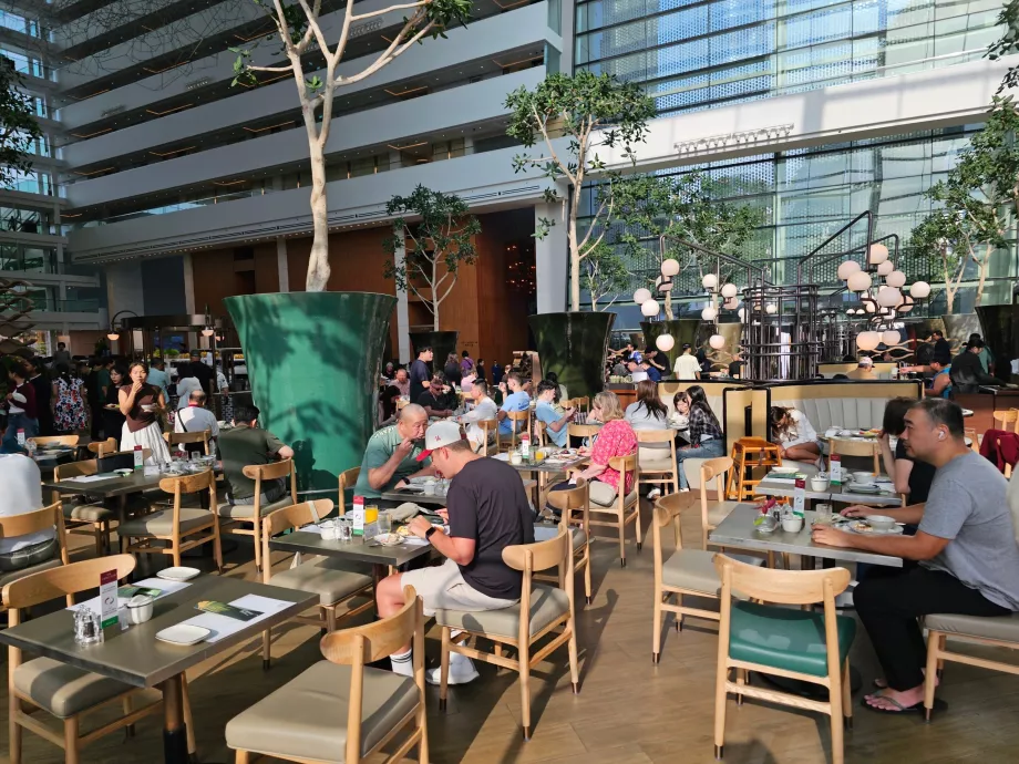 Śniadanie w restauracji Rise