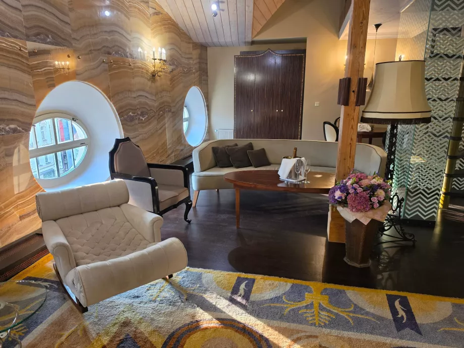 Salon w apartamencie Onyx Tower Suite