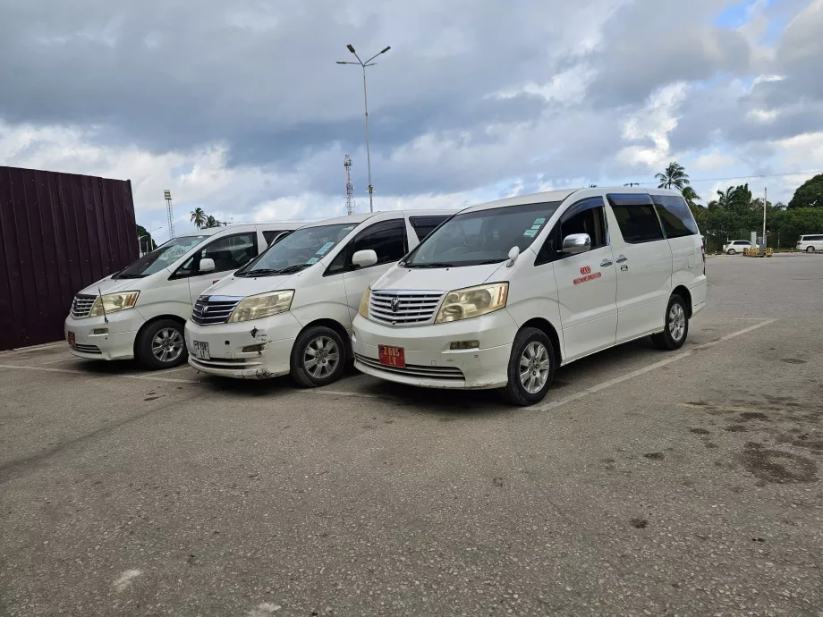 Taksówka przed Terminalem 2