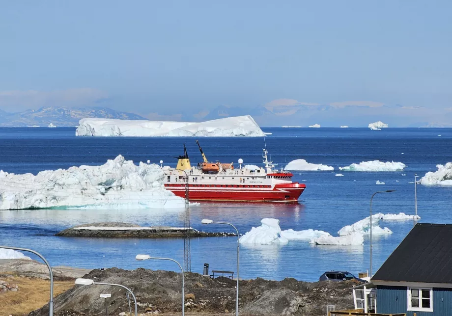 Przybycie promu do Ilulissat