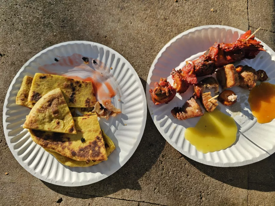 Moja kolacja w parku Forodhani