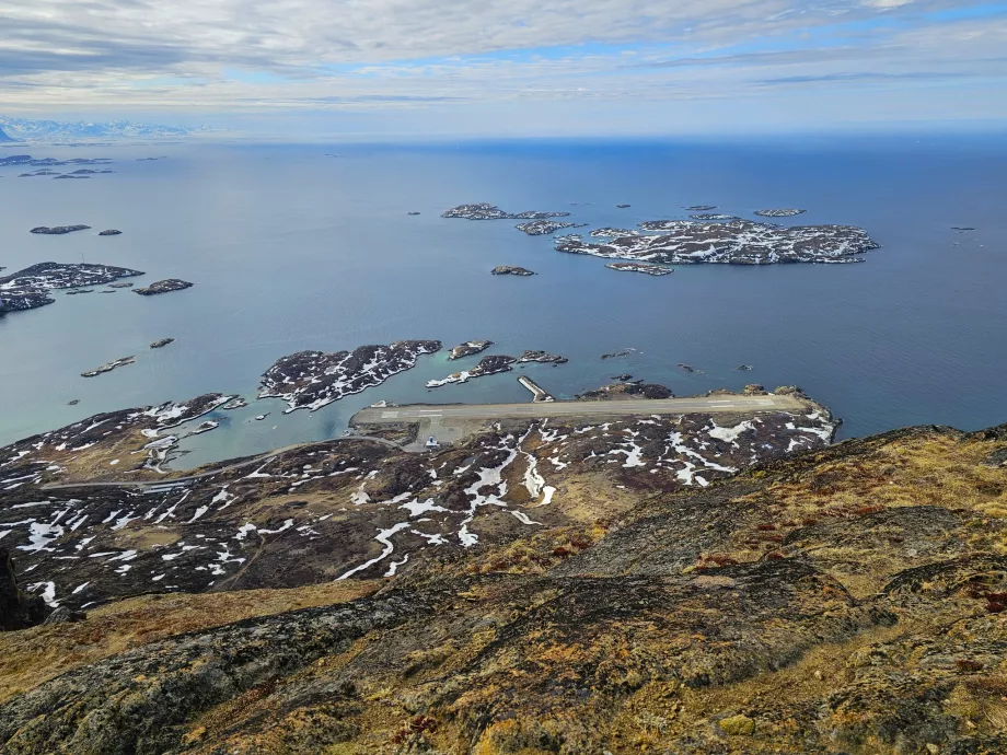 Lotnisko Sisimiut, widok z Palasip Qaqqaa