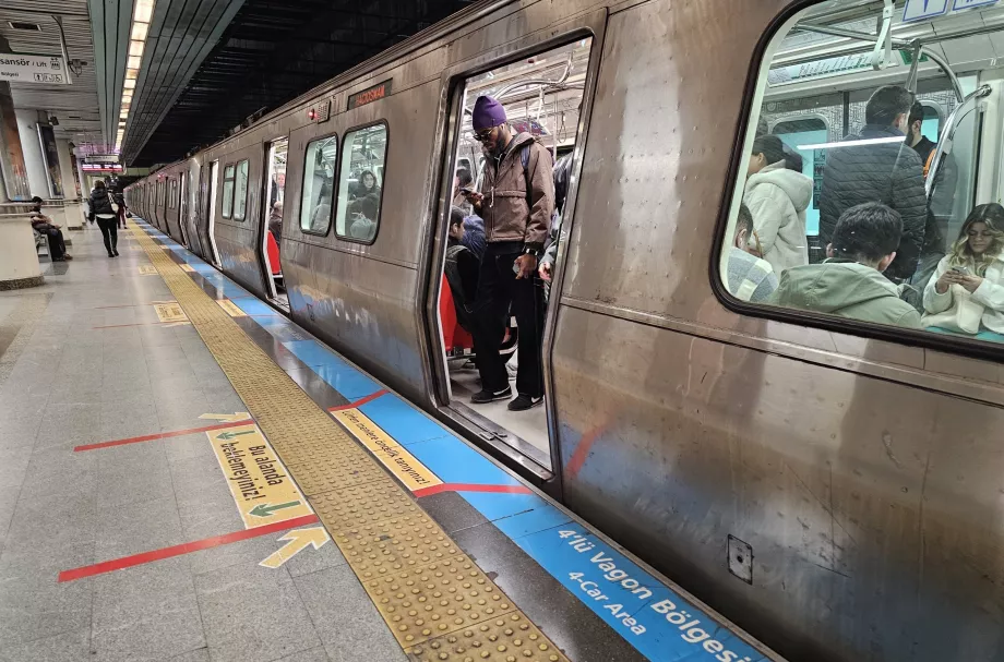 Pociąg metra w Stambule