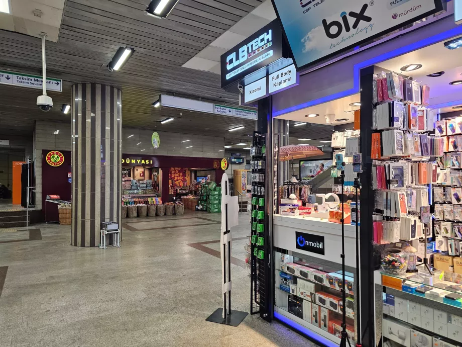 Sklepy na stacjach metra