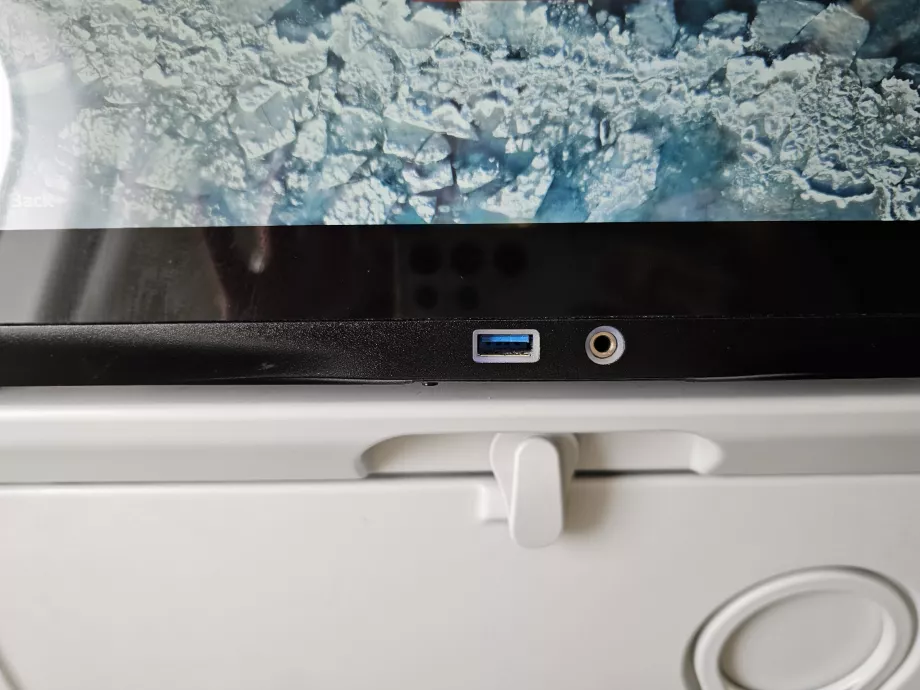 Ładowanie przez port USB