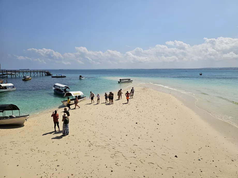 Wyspa więzienna, piaszczysta plaża