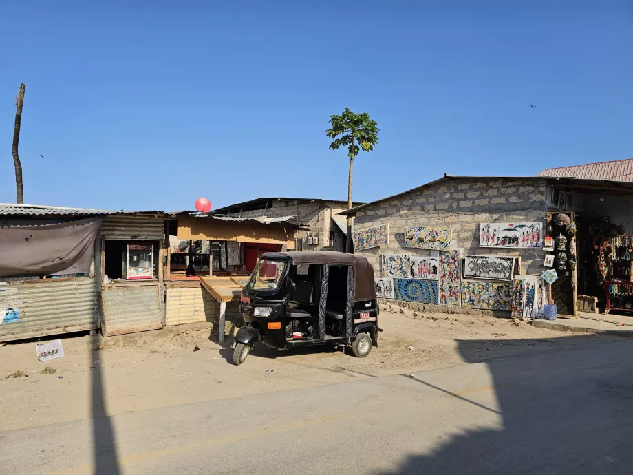 Tuk tuk w Nungwi