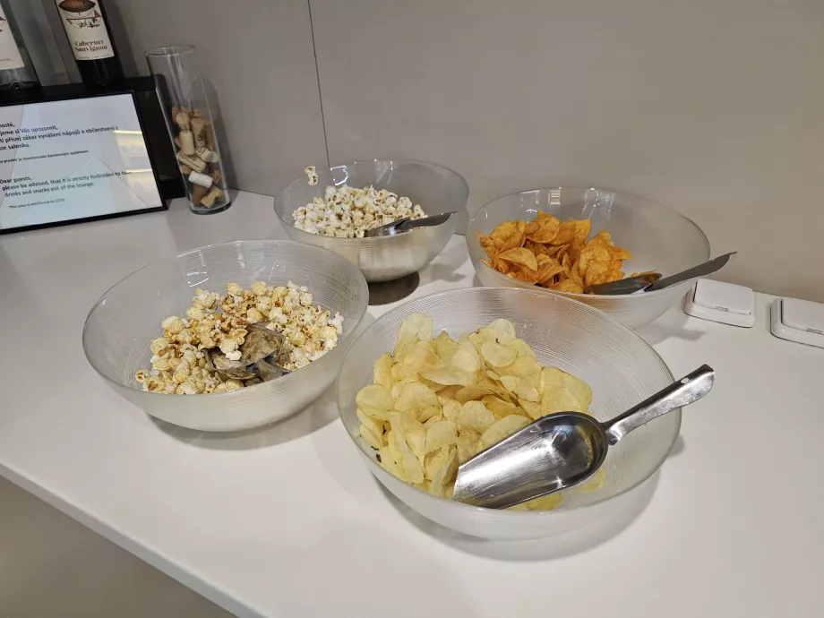 Chipsy i popcorn