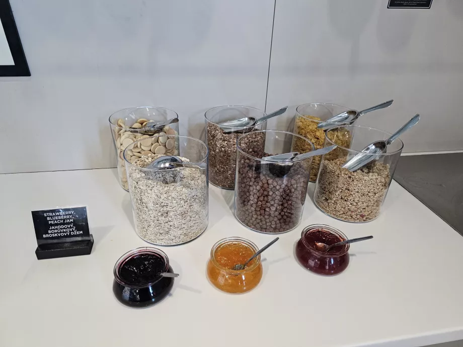 Granola, musli i dżemy