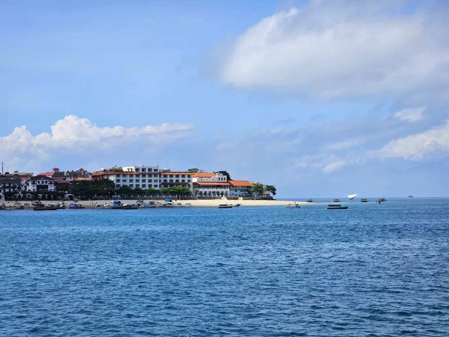 Widok podczas rejsu z Zanzibaru do Dar es Salaam