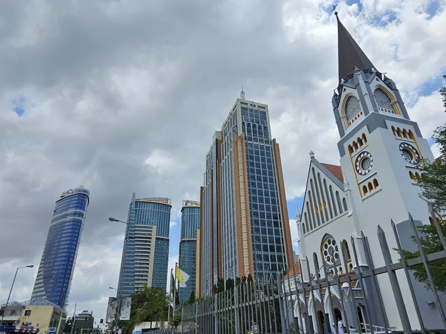 Katedra św. Józefa i drapacze chmur