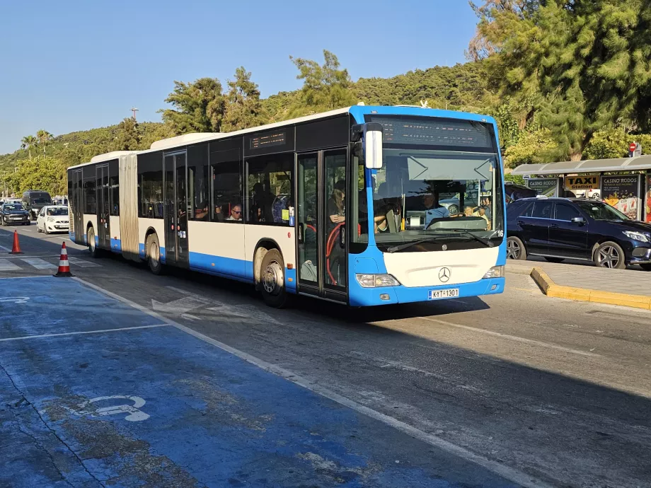 Autobus transportu publicznego