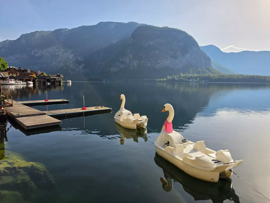 Rowery wodne na jeziorze Hallstatt