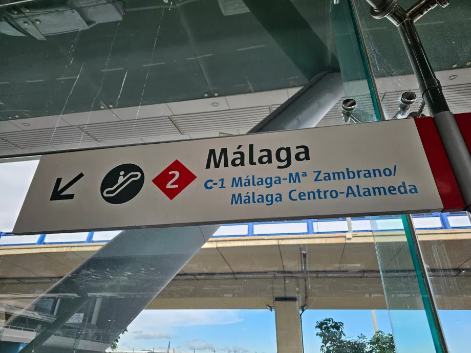 Peron 2, kierunek centrum Malagi