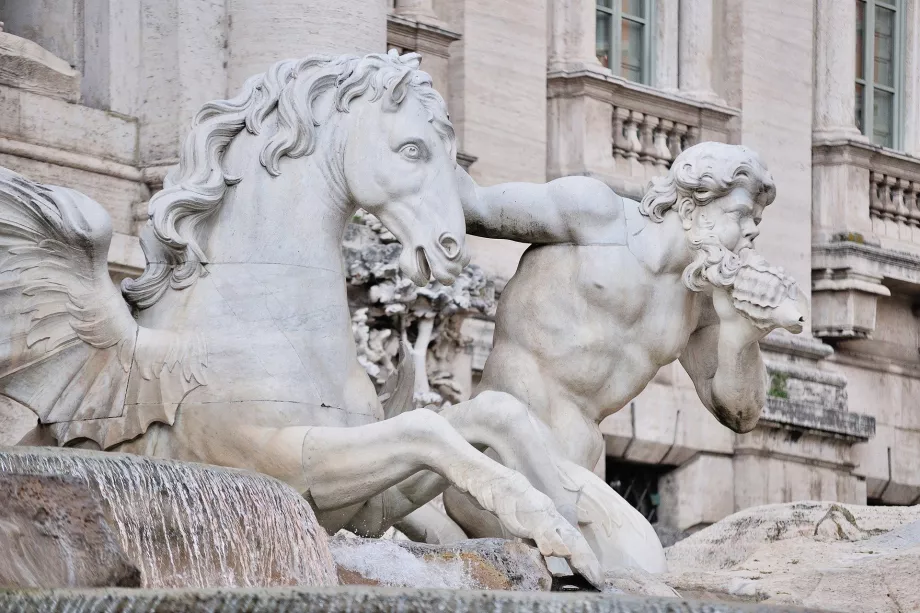 Statua na Fontannie di Trevi
