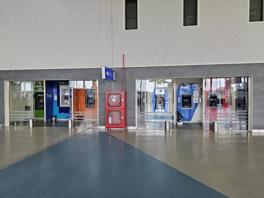 Bankomaty, Terminal 3