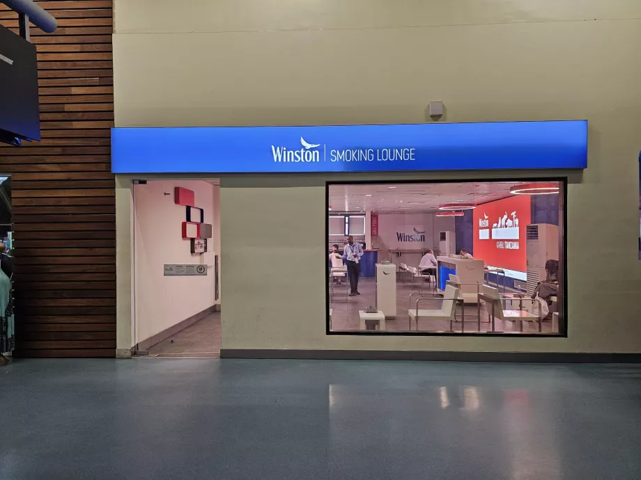 Pomieszczenie dla palących, Terminal 3, sekcja tranzytowa