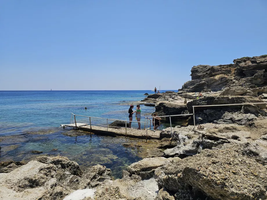 Plaża w pobliżu źródeł Kallithea