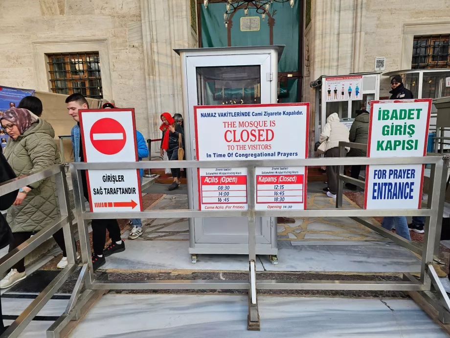 Błękitny Meczet, godziny otwarcia