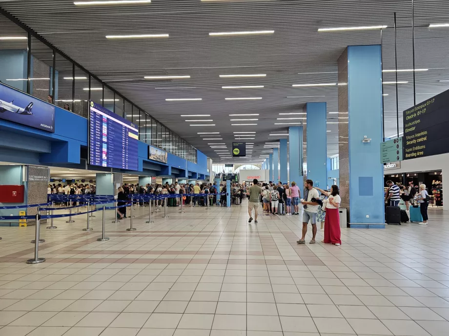 Terminal 2 - poczekalnia odlotów