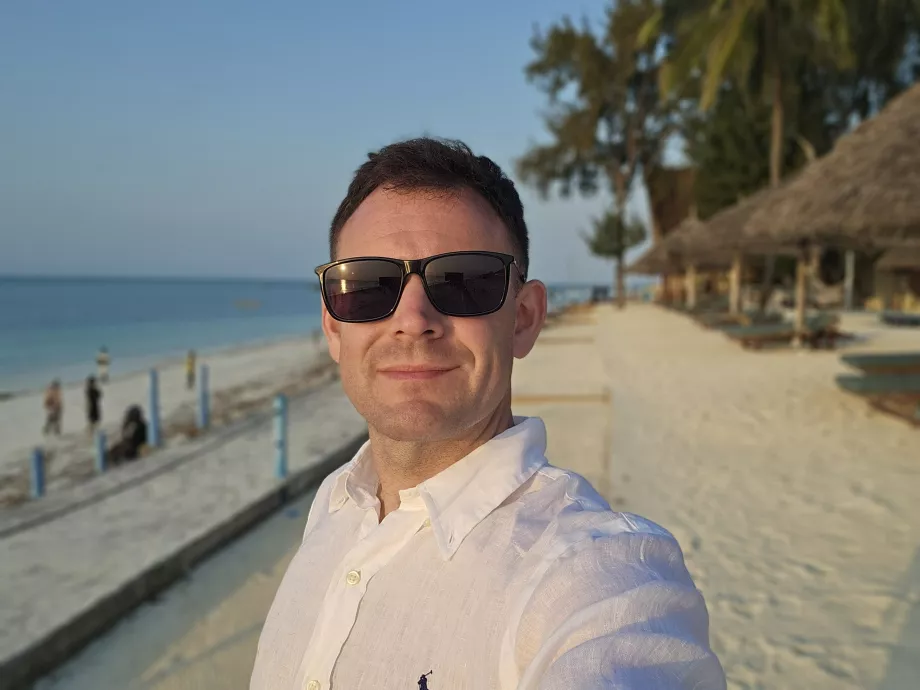Ja na tarasie hotelu Smiles Beach