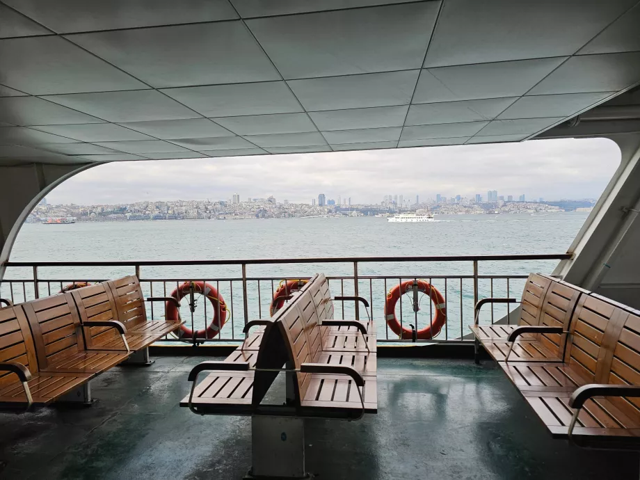 Pokład zewnętrzny na promie